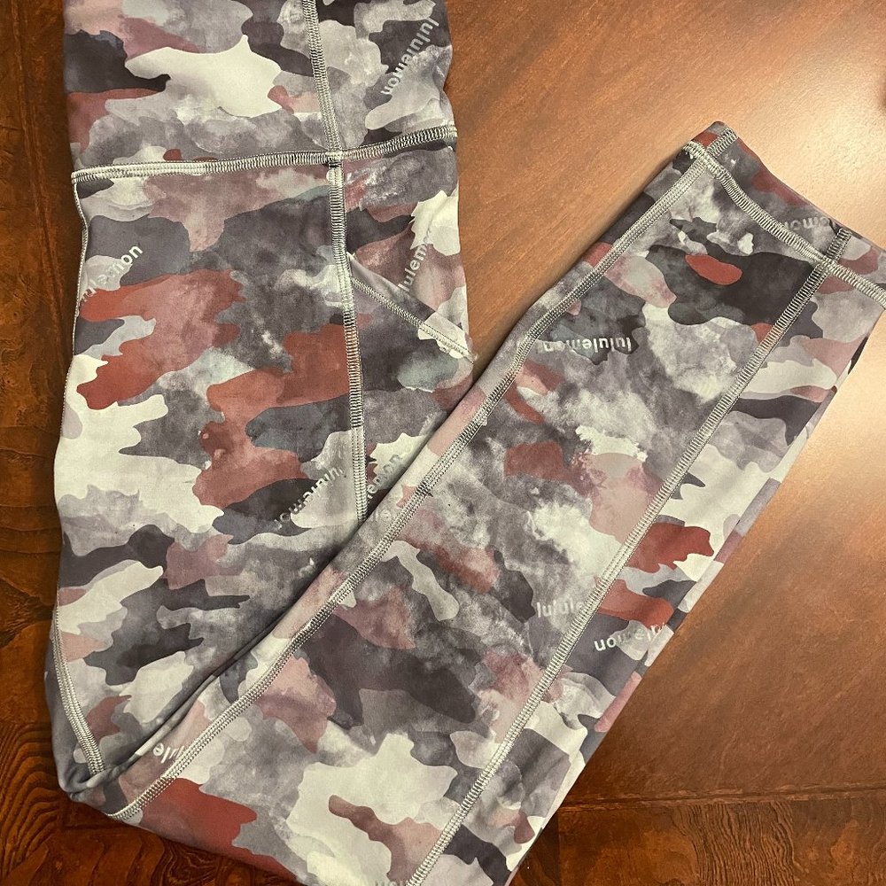 Lululemon Invigorate Crop 23" Heritage Camo Wash Mineral Blue Multi Sz. 6